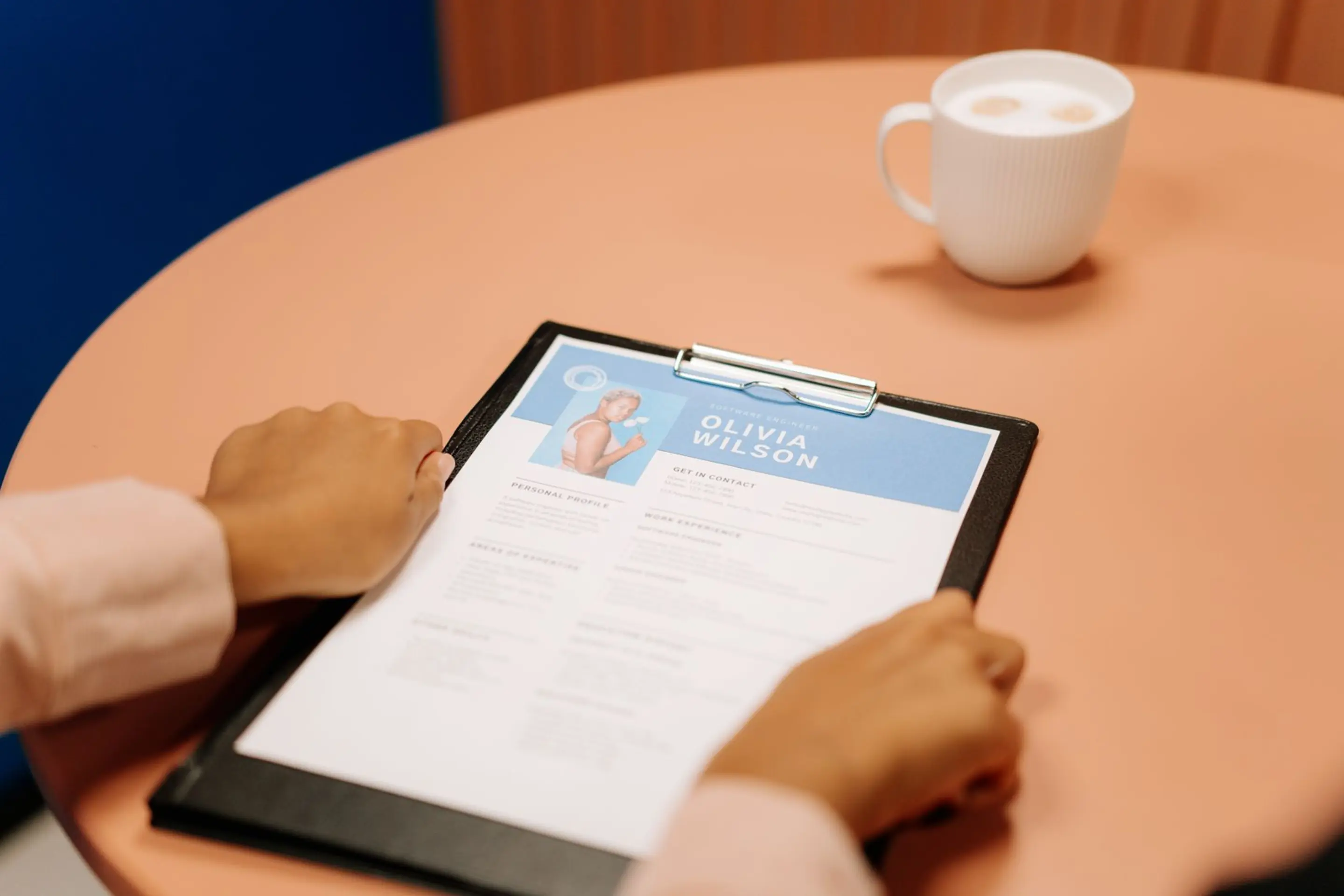 Relire son CV comme un recruteur pressé